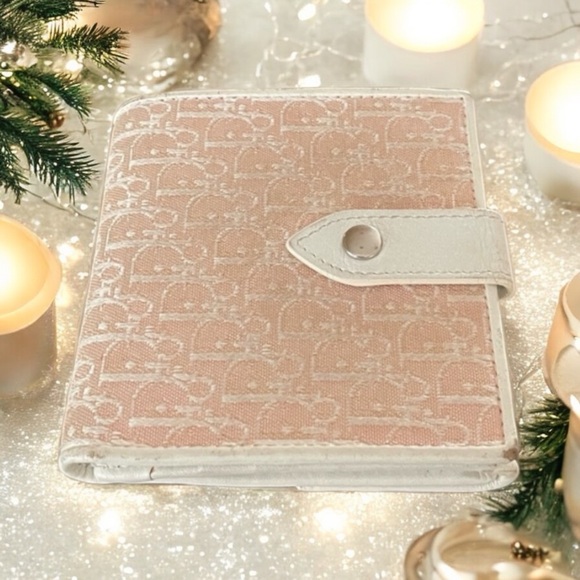 Christian Dior compact wallet. - Picture 1 of 6